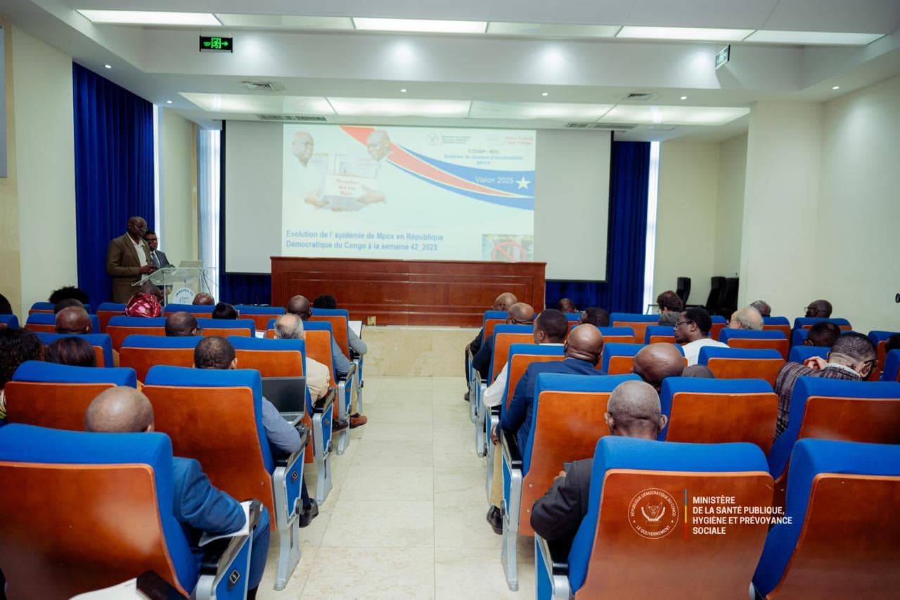 Group of officials at the Secretariat General