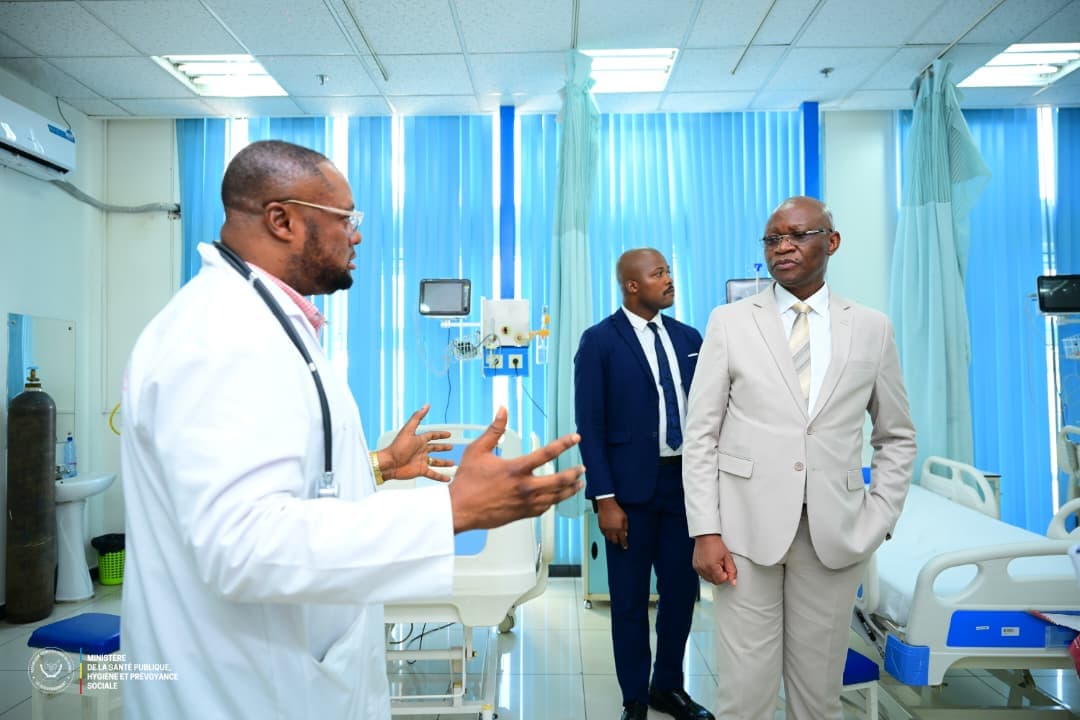 Group of officials at the Secretariat General